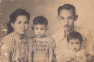 Mama-Fari-Mira-Papa-th-50an