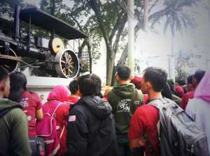 Peserta kegiatan di Titik Nol Bandung