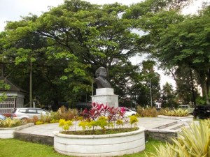 Patung Raden Dewi sartika