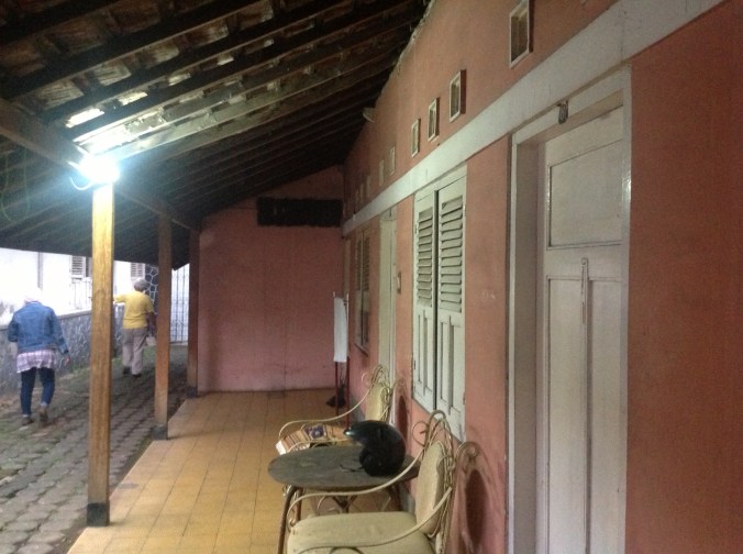 Kediaman Keluarga H. Anda di Jl. Rana