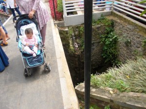 Ngerinya Jembatan di taman Lansia (Foto: Irfan Teguh Pribadi)