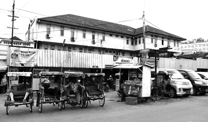 Jalan Stasiun Barat (Foto oleh Frans Ari Prasetyo 16 Feb 2016)