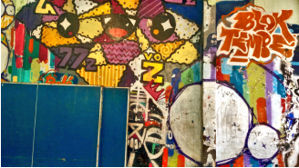 Mural. Di antaranya membuat tipografi Blok Tempe