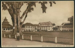 Lokasi Biro Insinyur Soekarno-Anwari di sebelah utara Mesjid Agung Bandung.