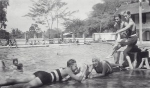 Pemandian Tjihampelas koleksi Tropen Museum.