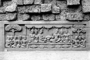 COLLECTIE_TROPENMUSEUM_Reliëf_O_128_op_de_verborgen_voet_van_de_Borobudur_TMnr_10015865