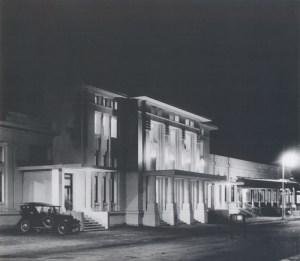 Schouwburg Concordia koleksi Tropen Museum.