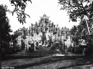 COLLECTIE_TROPENMUSEUM_De_tempel_Pura_Beji_bij_Sangsit_in_Noord-Bali_gewijd_aan_Dewi_Sri_godin_van_de_landbouw_TMnr_60018434